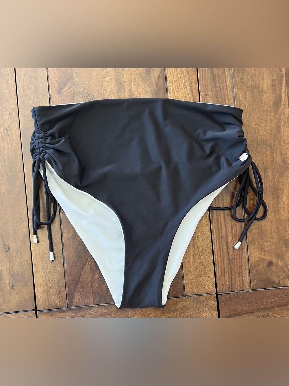 Reversible Black/White Bikini Bottoms - Great Quality! - Picture 4 of 5